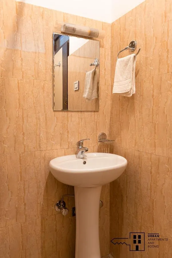 Urban Apartments And Rooms Katmandú 0*,